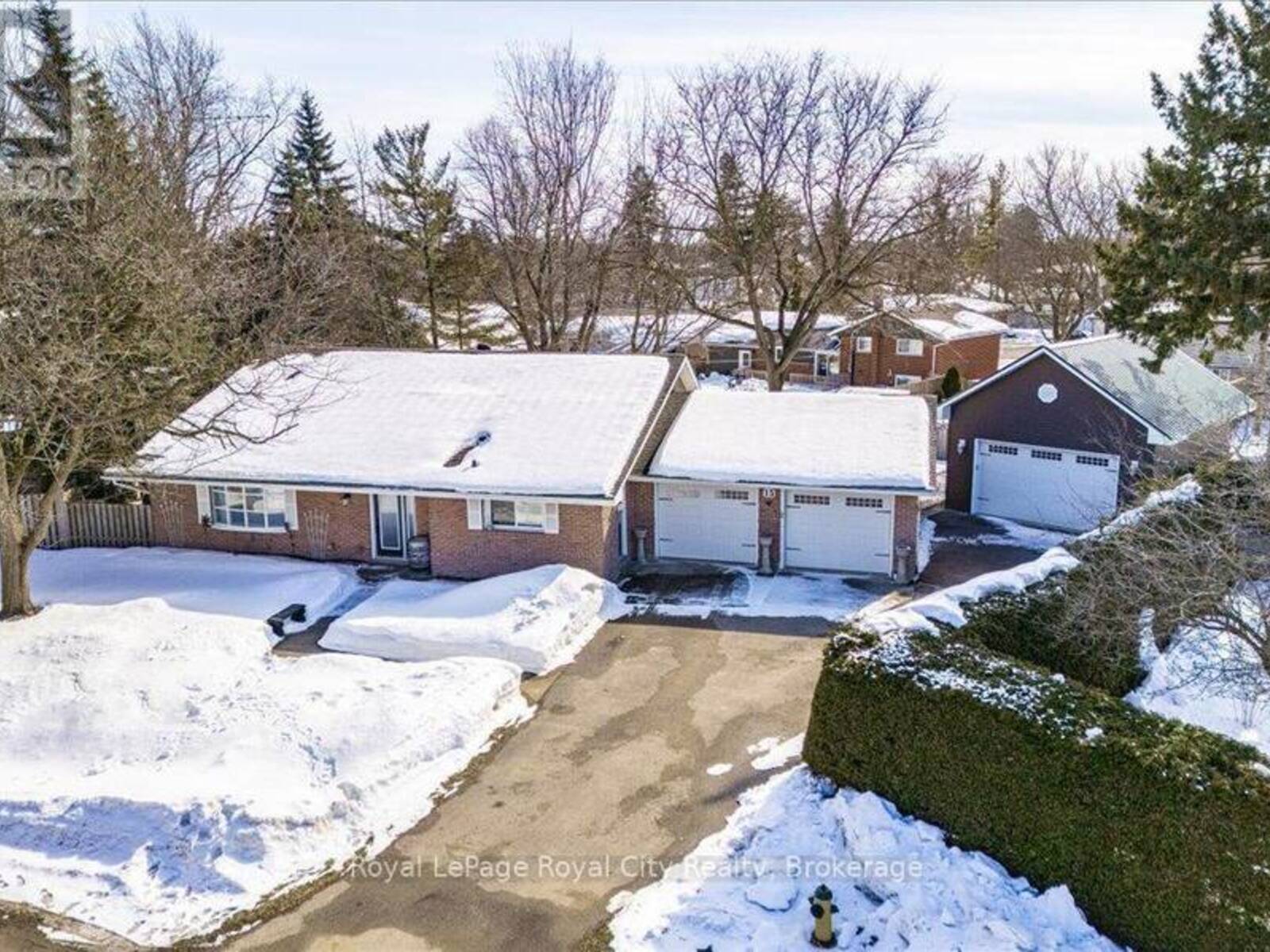 15 WELLINGTON DRIVE, Elora, Ontario N0B 1S0