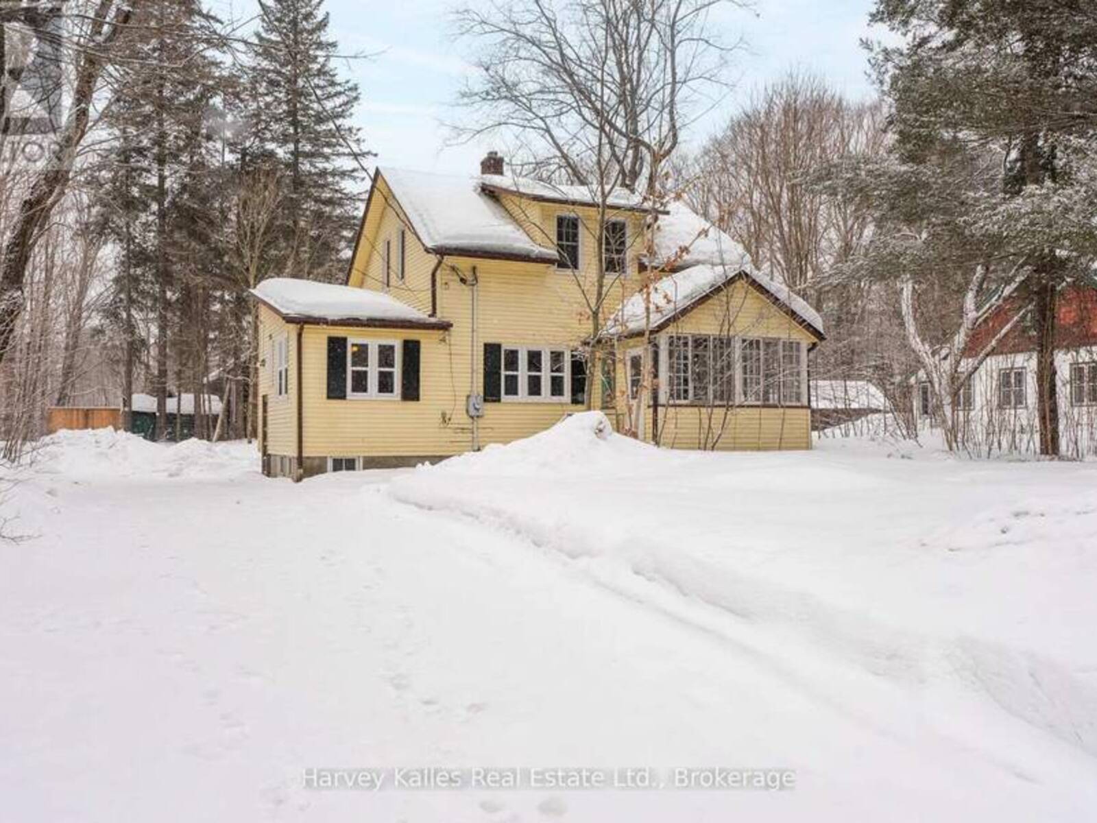 16 OAK STREET, Rosseau, Ontario P0C 1J0