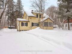 16 OAK STREET Rosseau Ontario, P0C 1J0