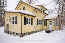 16 OAK STREET | Rosseau Ontario | Slide Image Thirty-nine