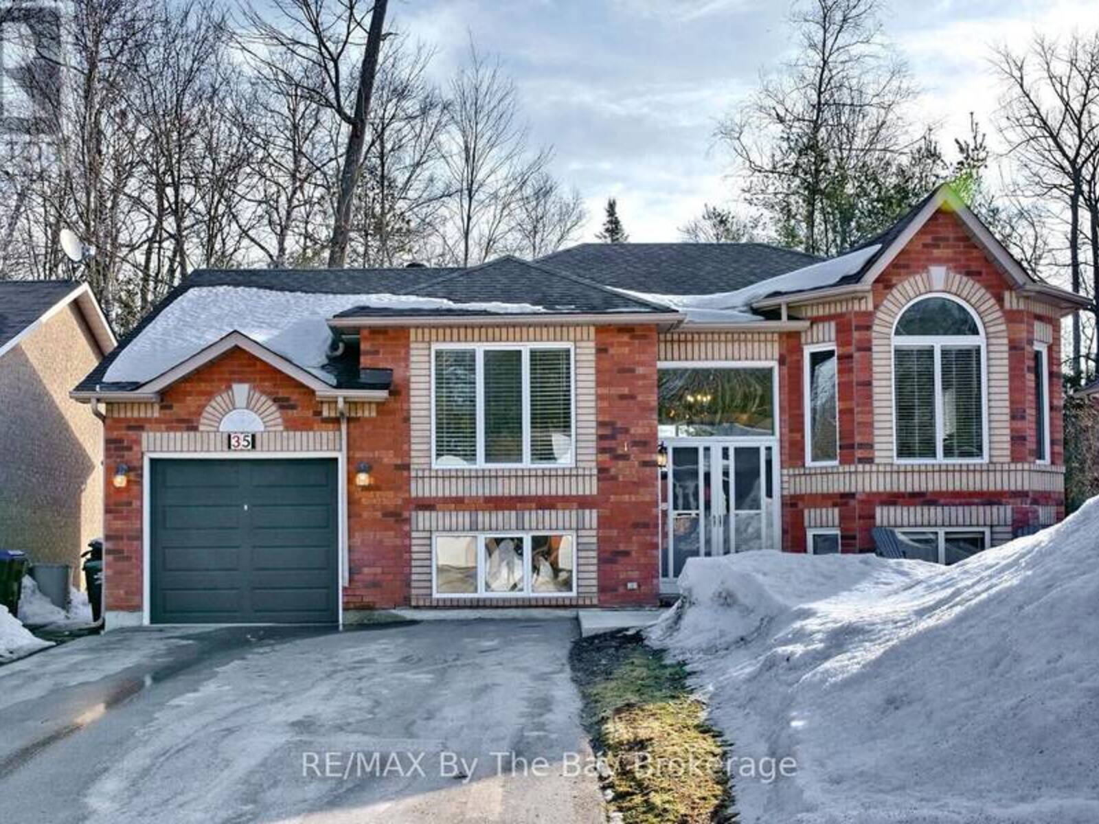 35 BRILLINGER DRIVE, Wasaga Beach, Ontario L9Z 1L5