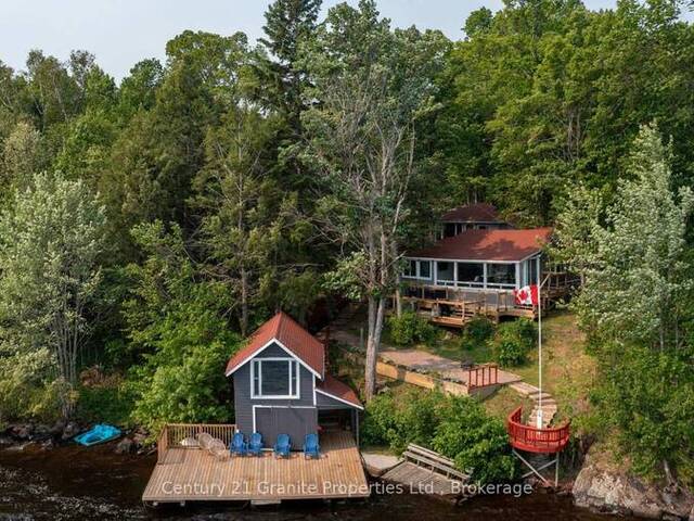 4 A & B STARRATT ROAD Magnetawan Ontario, P0A 1C0 - 3 Bedrooms Waterfront Home For sale