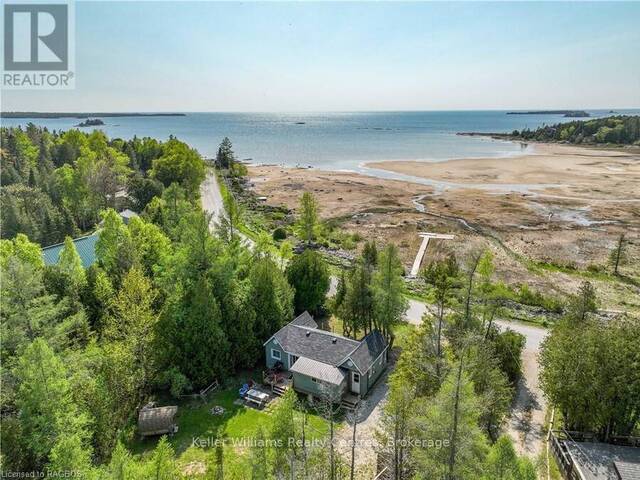 333 BAY STREET Georgian Bluffs Ontario, N0H 2T0 - 2 Bedrooms Waterfront Home For sale