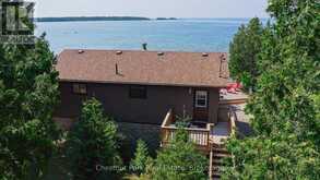 79 HOWARD BOWMAN DRIVE | Tobermory Ontario | Slide Image Thirty