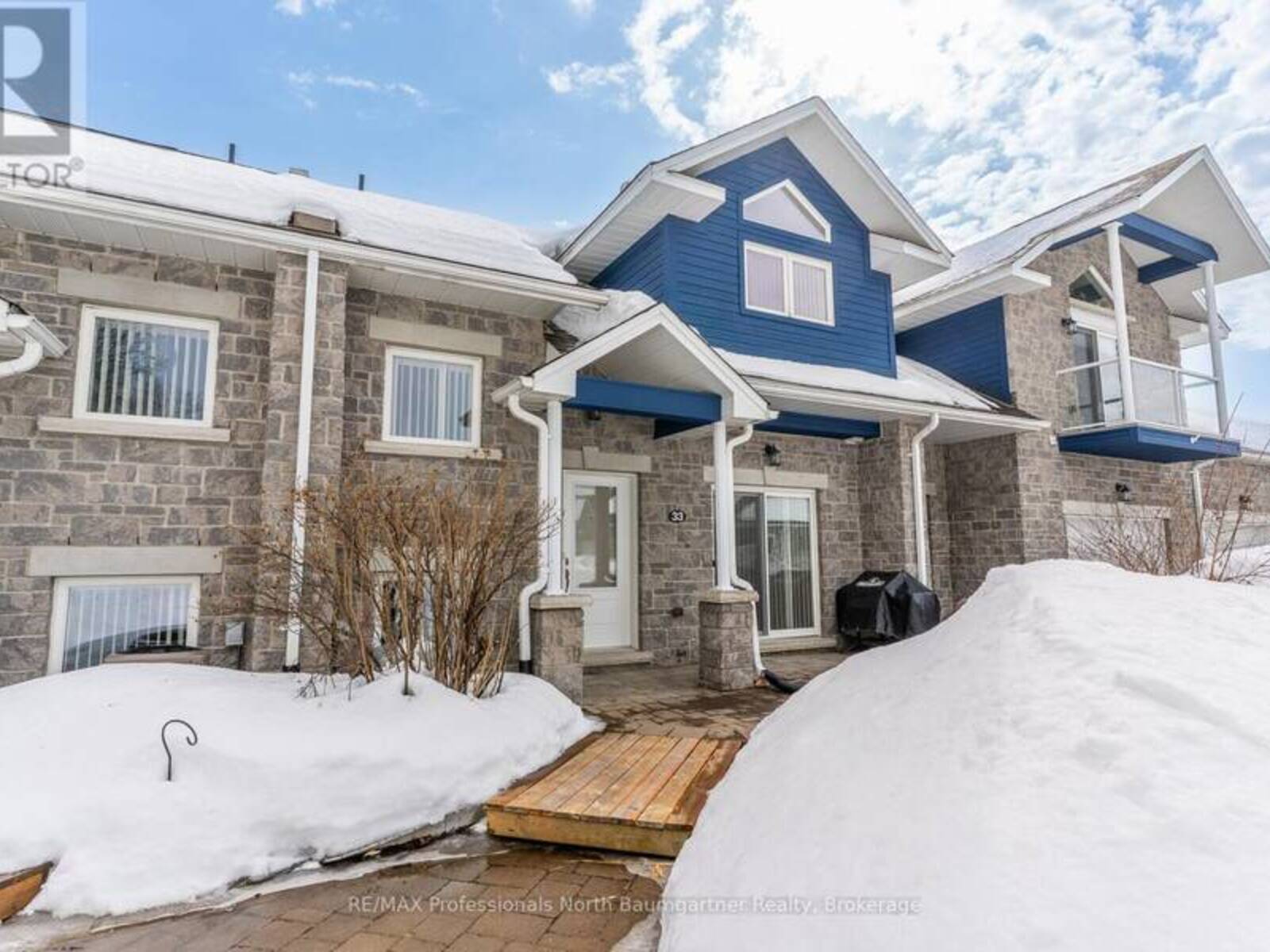 33 MARGARET'S TRAIL, Haliburton, Ontario K0M 1S0