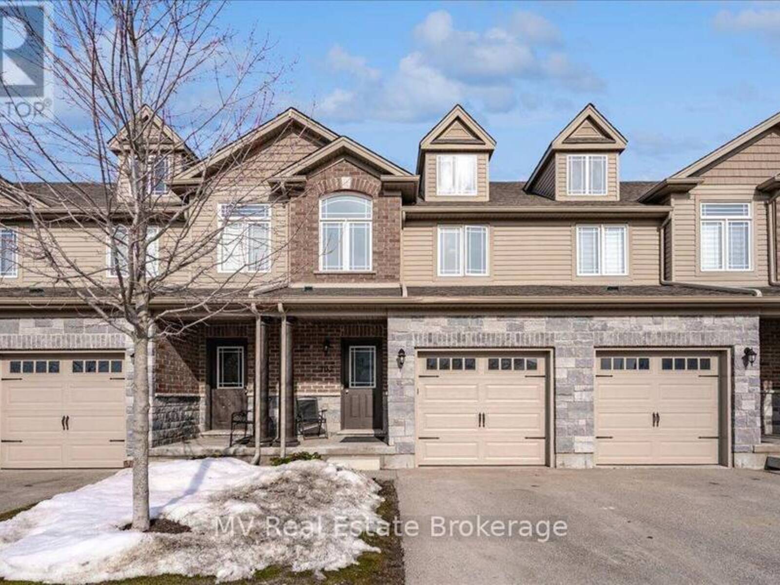 102 WESTMINSTER CRESCENT, Fergus, Ontario N1M 1Y8