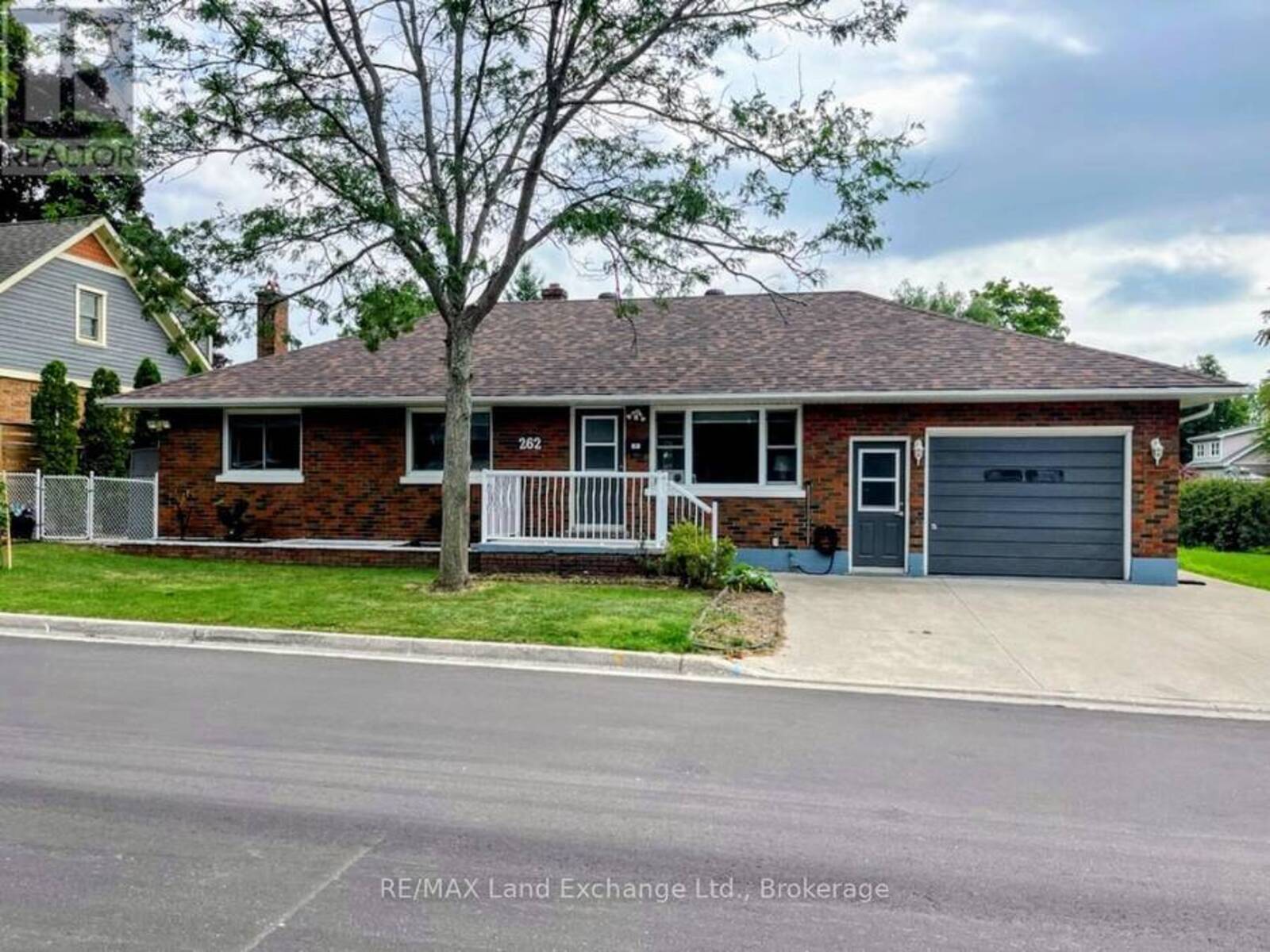 262 GORDON STREET, Kincardine, Ontario N2Z 2H5