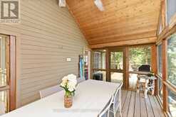 29 ISLAND 26LM | Gravenhurst Ontario | Slide Image Nine