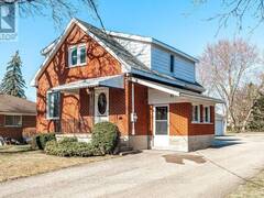 82 HUNTINGDON AVENUE Stratford Ontario, N5A 6N8