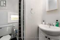 134 9TH STREET | Hanover Ontario | Slide Image Nine
