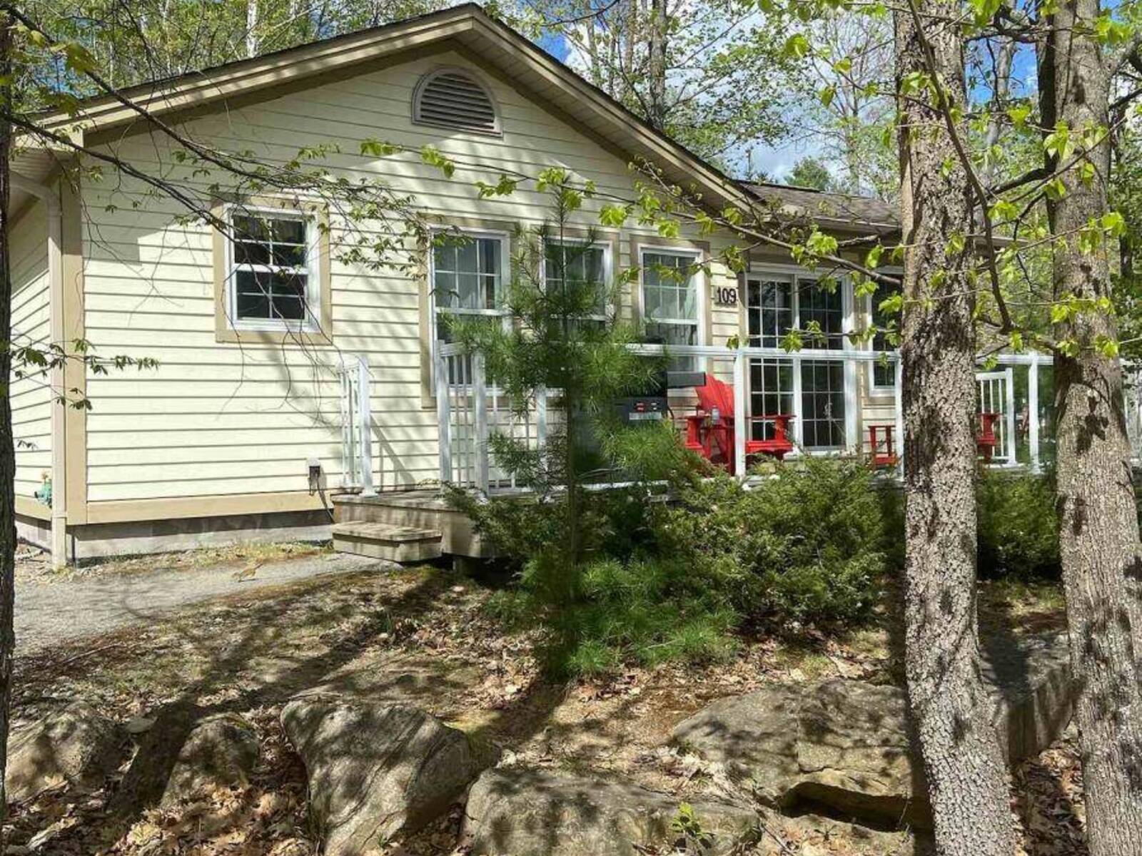 1052 RAT BAY RD 109-1 ROAD, Huntsville, Ontario P1H 2J6