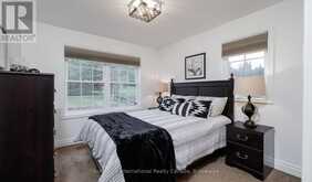 427 WEST BROWNS ROAD | Huntsville Ontario | Slide Image Seventeen