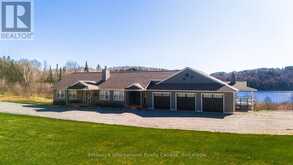 427 WEST BROWNS ROAD | Huntsville Ontario | Slide Image One