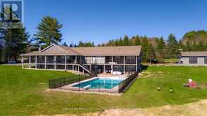 427 WEST BROWNS ROAD | Huntsville Ontario | Slide Image Two