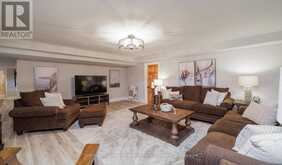 427 WEST BROWNS ROAD | Huntsville Ontario | Slide Image Four