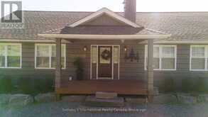427 WEST BROWNS ROAD | Huntsville Ontario | Slide Image Seven