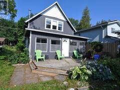 166 OLD BEACH DRIVE Owen Sound Ontario, N4K 5N4