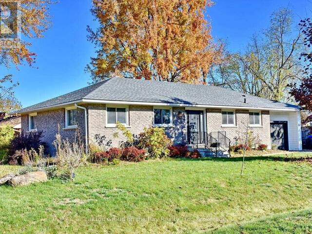 5 BROCK CRESCENT Collingwood Ontario, L9Y 4A4 - 5 Bedrooms Home For Sale