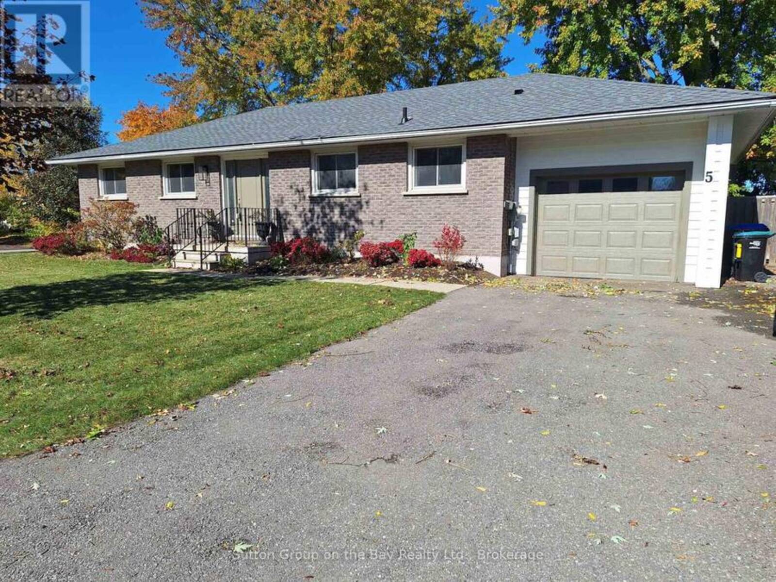 5 BROCK CRESCENT, Collingwood, Ontario L9Y 4A4