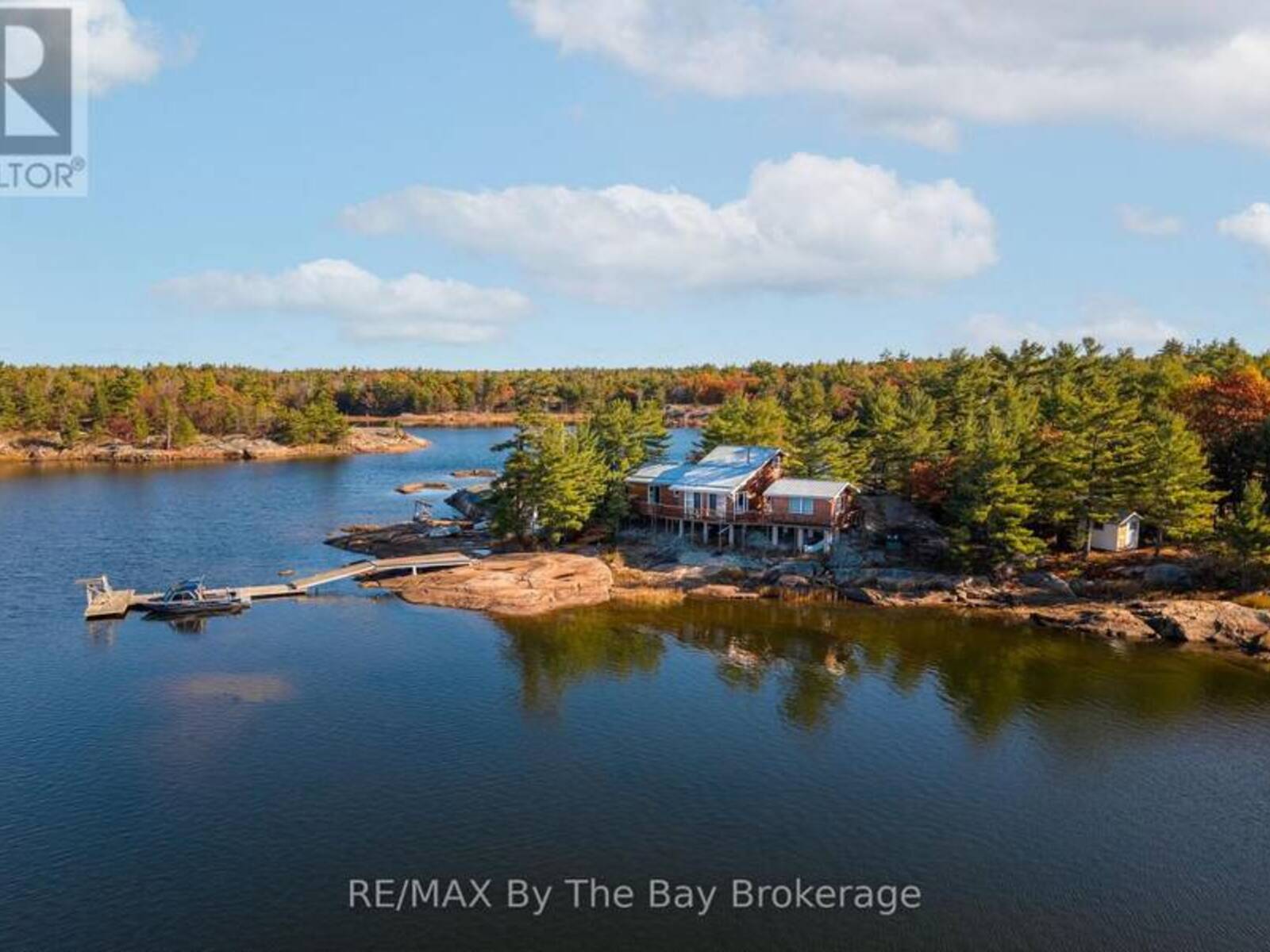 2 ISLAND 2890, Honey Harbour, Ontario P0E 1E0