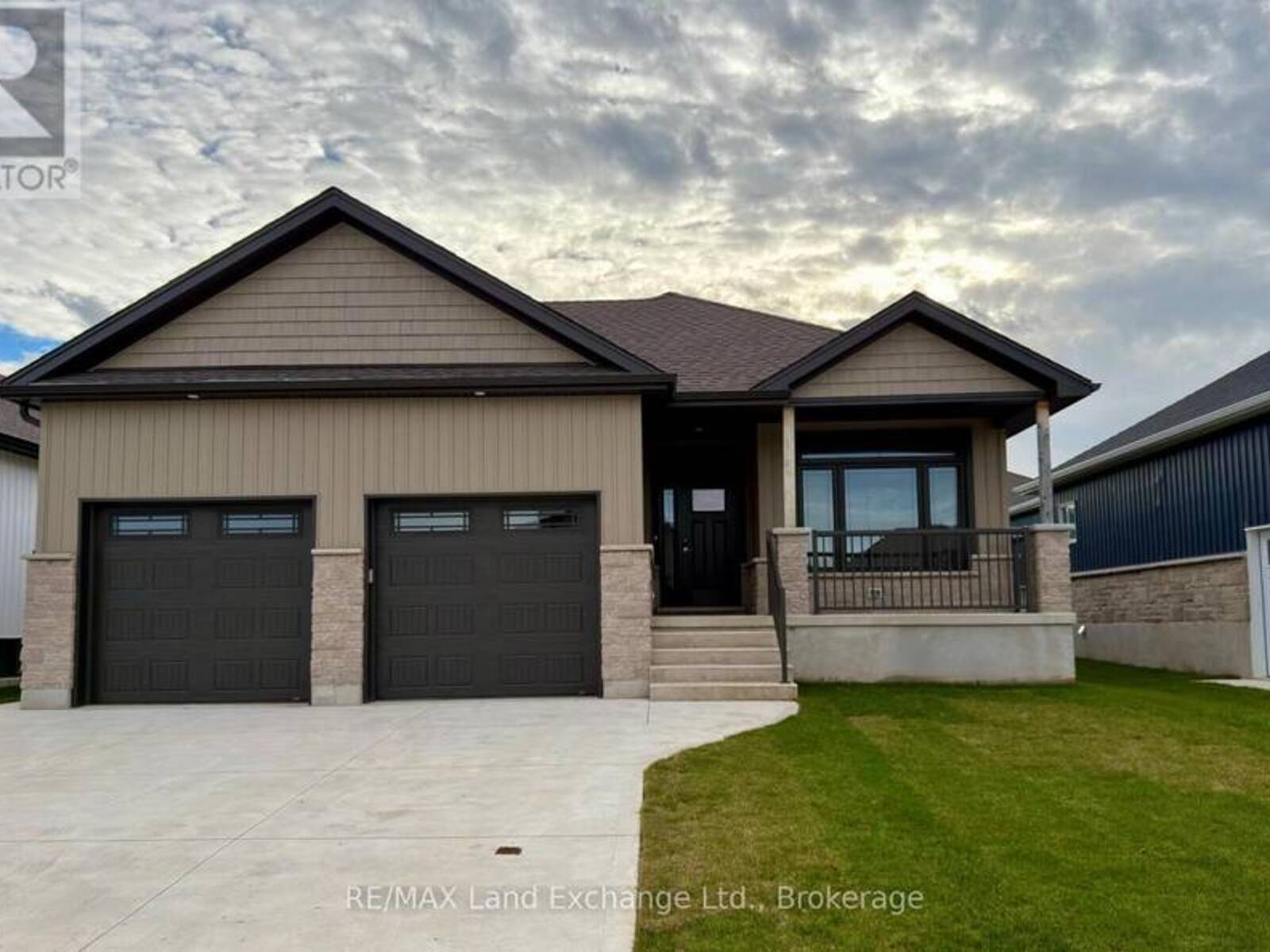 155 WESTLINKS DRIVE, Port Elgin, Ontario N0H 2C3