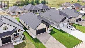 15 ORCHARD DRIVE | Stratford Ontario | Slide Image Two