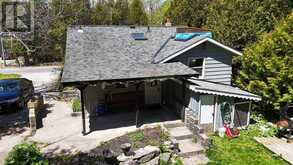 28 HARPUR DRIVE | Tobermory Ontario | Slide Image Twenty-nine