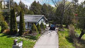 28 HARPUR DRIVE | Tobermory Ontario | Slide Image Five