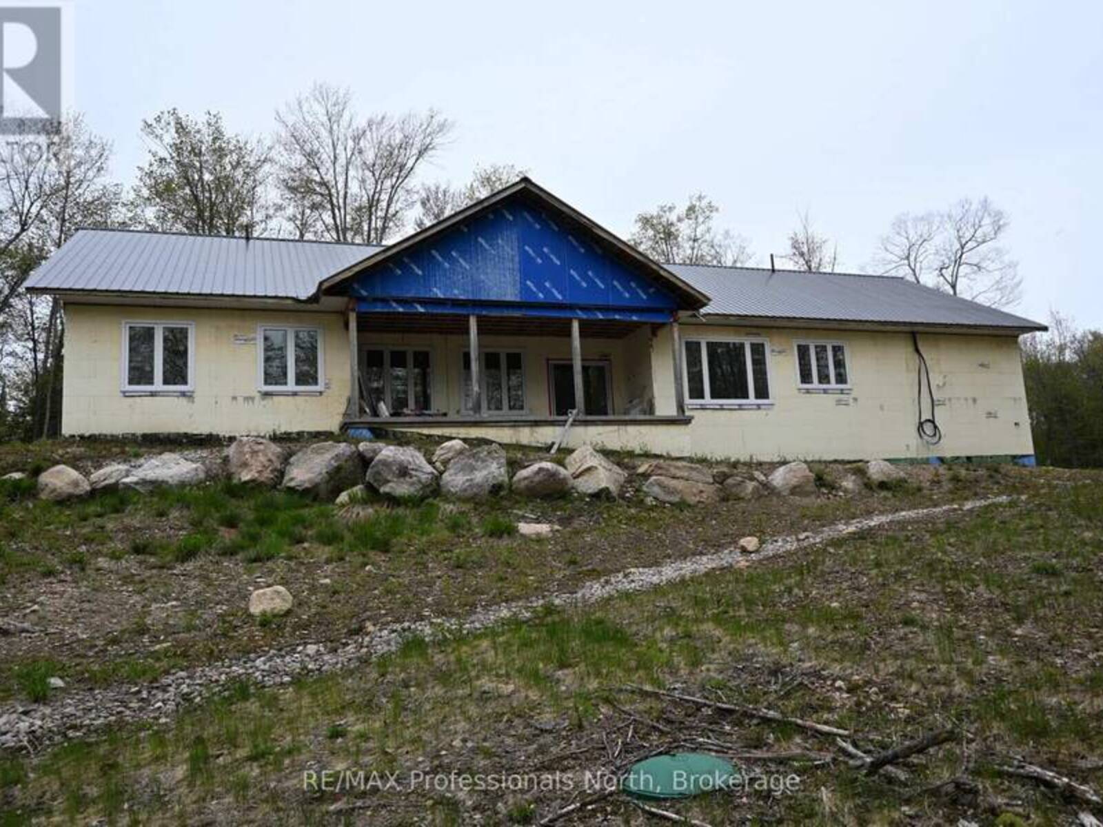 121 LOON LAKE ROAD, Sundridge, Ontario P0A 1Z0