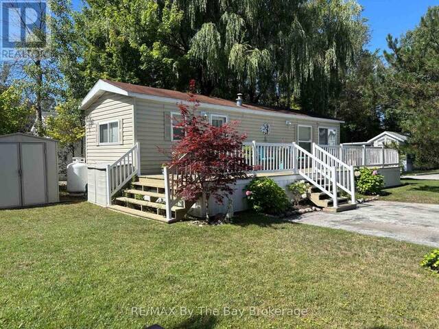 15 HURON CIRCLE Wasaga Beach Ontario, L9Z 1X7 - 2 Bedrooms Home For Sale