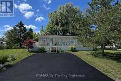 15 HURON CIRCLE | Wasaga Beach Ontario | Slide Image Three