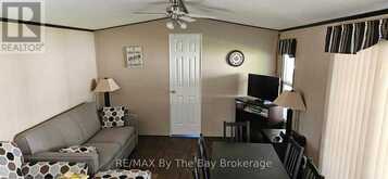 17 CHIPPEWA TRAIL | Wasaga Beach Ontario | Slide Image Twelve