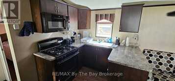 17 CHIPPEWA TRAIL | Wasaga Beach Ontario | Slide Image Nine