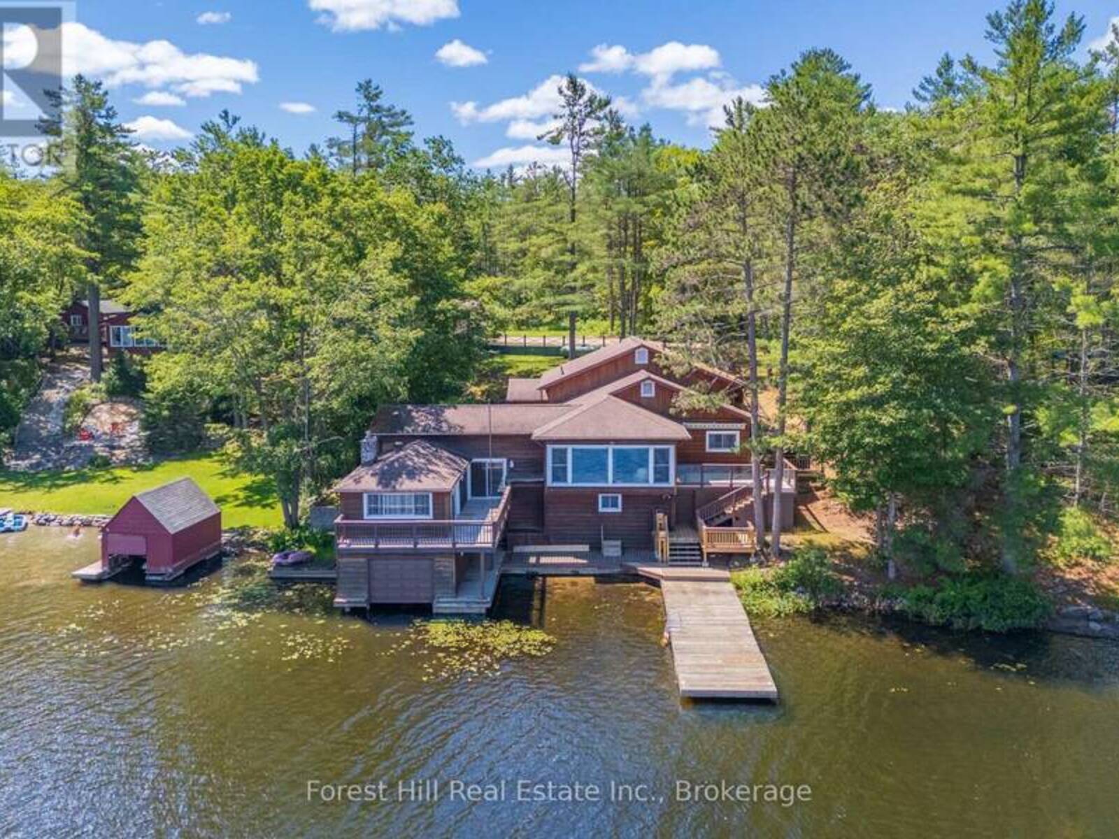 1062 PINE LAKE ROAD, Gravenhurst, Ontario P1P 1R2