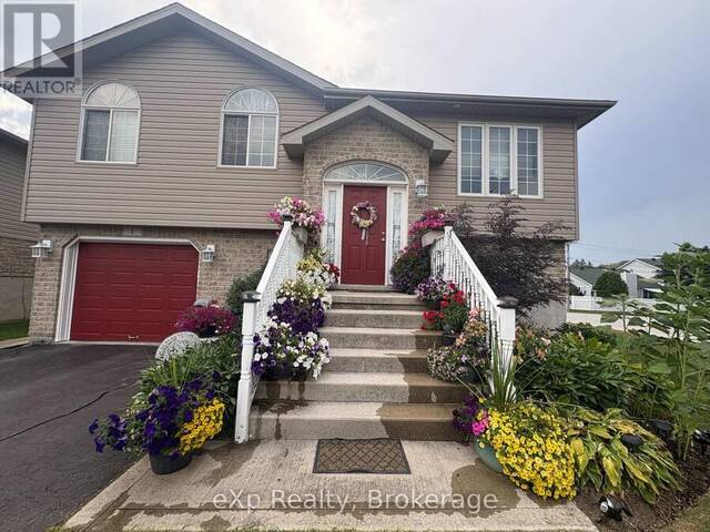 1 ST. ANDREWS DRIVE Meaford Ontario, N4L 0A2 - 3 Bedrooms Home For Sale