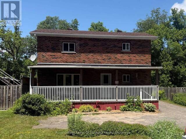 190 ECCLESTONE DRIVE Bracebridge Ontario, P1L 1E5 - 4 Bedrooms Waterfront Home For sale
