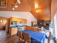 4018 ISLAND 980 / DEER ISLAND | Honey Harbour Ontario | Slide Image Fifteen