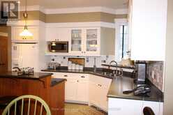 V 9, W5 - 1020 BIRCH GLEN ROAD | Baysville Ontario | Slide Image Ten