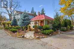 32 HOLLY TRAIL | Cambridge Ontario | Slide Image One