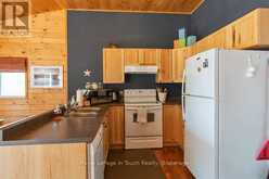 2974 ISLAND 1040 | Honey Harbour Ontario | Slide Image Eight