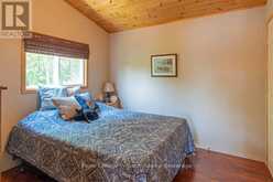 2974 ISLAND 1040 | Honey Harbour Ontario | Slide Image Nine
