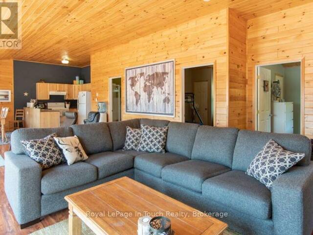2974 ISLAND 1040 Honey Harbour Ontario, P0E 1E0 - 3 Bedrooms Waterfront Home For sale