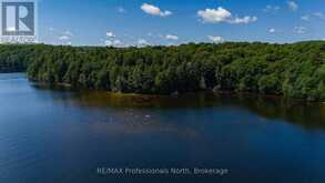 1440-6 WEST OXBOW LAKE ROAD | Huntsville Ontario | Slide Image Nine