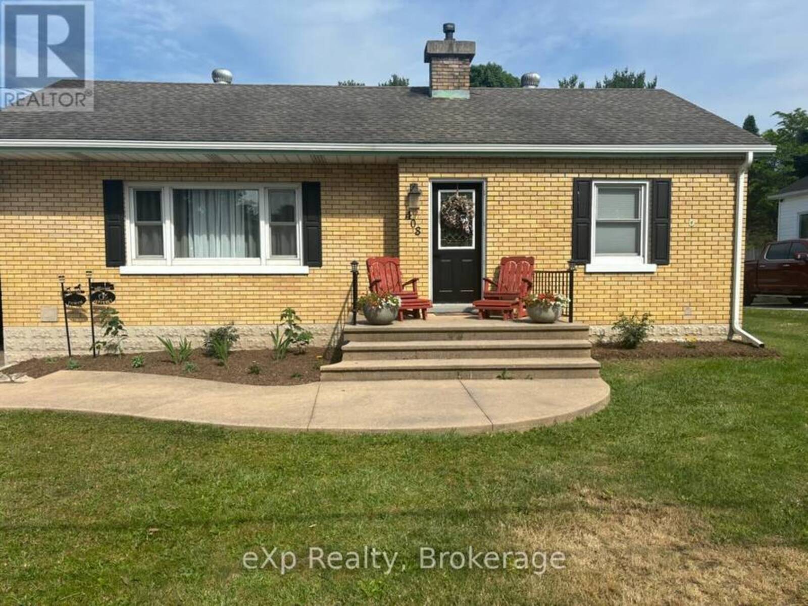 408 MCNAB STREET, Walkerton, Ontario N0G 2V0