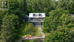 16 GOLDEN HORSESHOE LANE | Carling Ontario | Slide Image Two