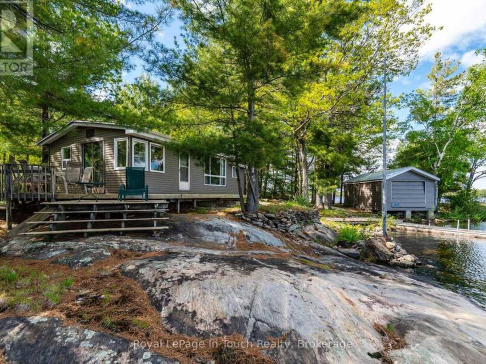 1916 SIX MILE LAKE SHORE ISLAND, Port Severn, Ontario L0K 1S0