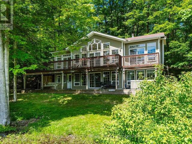 157 FARLAIN LAKE ROAD W Tiny Ontario, L9M 0B9 - 4 Bedrooms Waterfront Home For sale