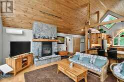 390 ISLAND 360 ISLAND | Port Severn Ontario | Slide Image Nineteen