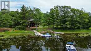 3098 ISLAND 1040 | Honey Harbour Ontario | Slide Image Thirty-seven