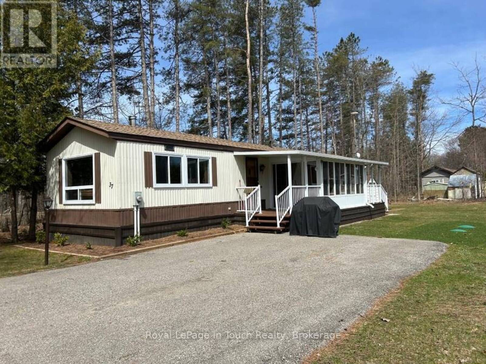 37 - 5263 ELLIOTT SIDE ROAD, Midland, Ontario L4R 4K3